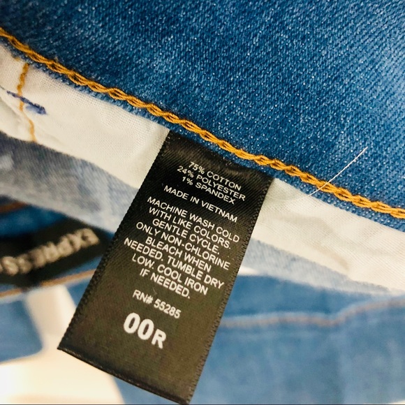 EXPRESS Cropped Flares | sz 25 - Picture 4 of 4